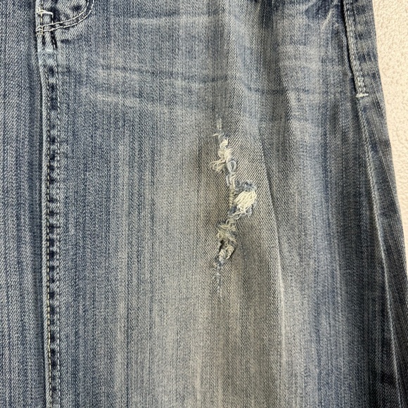 Maurices Long Distressed Denim Maxi Skirt Size 7/8 - Picture 4 of 5